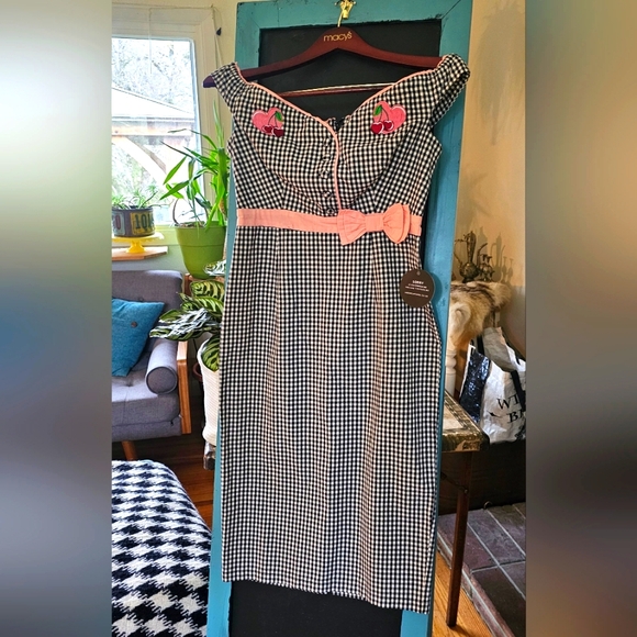 Sheen dress - Picture 1 of 6